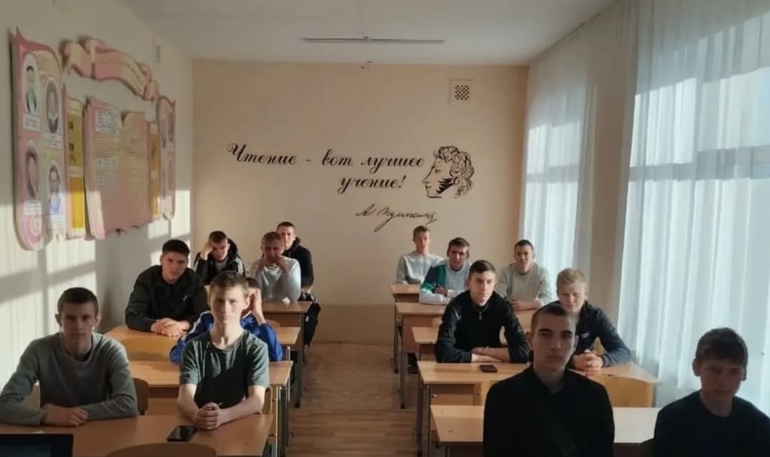Кураторский час на тему «Народ и язык неразделимы»