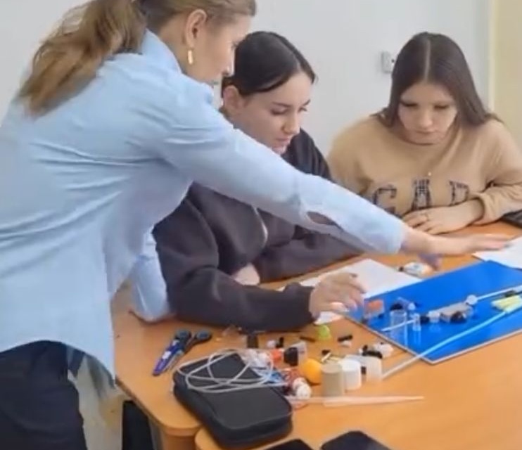 Теориядан тәжірибеге: сүт өнімдерін өндіруді модельдеу